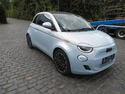 Colore esterno (himmel blau) Gebraucht 2023 Fiat 500e Cabrio | 22.990 € (Guter Preis)