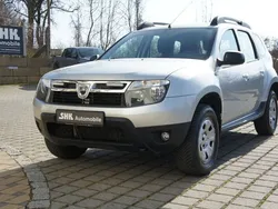 Grau Gebraucht 2011 Dacia Duster Lauréate SUV | 7.490 € (Teuer)
