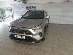 Lichtsilber metallic Gebraucht 2023 Toyota RAV4 Hybrid Team SUV | 39.990 € (Fairer Preis)