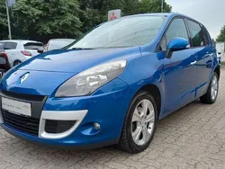 Extremblau Gebraucht 2011 Renault Scénic III Dynamique Van / Kleinbus | 5.900 € (Etwas zu teuer)