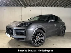 Quarzitgraumetallic Gebraucht 2024 Porsche Cayenne SUV | 104.490 € (Superpreis)