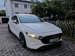 Weiß Gebraucht 2021 Mazda 3 Selection Limousine | 19.999 € (Guter Preis)