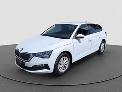 Moonweiss Gebraucht 2024 Skoda Scala Ambition Kleinwagen | 22.541 € (Fairer Preis)