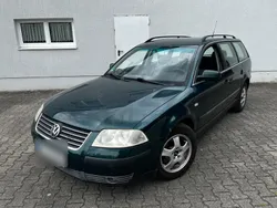 Grün Gebraucht 2002 VW Passat Kombi | 1.199 € (Fairer Preis)