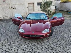 Rot Gebraucht 1999 Jaguar XK8 Cabrio | 14.000 €