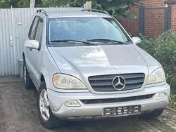 Grau Gebraucht 2004 Mercedes ML270 SUV | 4.500 € (Fairer Preis)