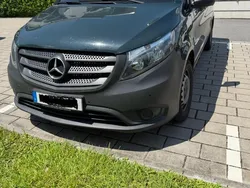 Grün Gebraucht 2020 Mercedes Vito Van / Kleinbus | 24.000 €