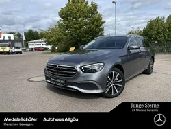 Grau Gebraucht 2022 Mercedes E300 Limousine | 34.430 € (Fairer Preis)