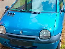 Blau Gebraucht 2004 Renault Twingo Kleinwagen | 1.100 €