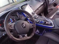 Gebraucht 2017 Renault Espace Intens Van / Kleinbus | 12.000 € (Fairer Preis)