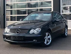 Schwarz Gebraucht 2002 Mercedes CLK240 Avantgarde Coupé | 9.300 € (Fairer Preis)