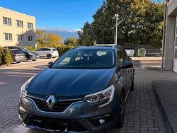 Grau Gebraucht 2018 Renault Mégane GrandTour Kombi | 12.300 € (Fairer Preis)