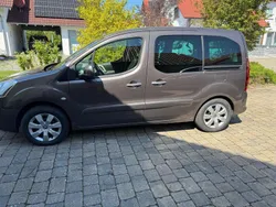 Braun Gebraucht 2016 Citroën Berlingo Van / Kleinbus | 7.200 € (Fairer Preis)