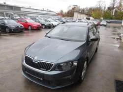 Grau Gebraucht 2016 Skoda Octavia RS Kombi | 11.990 € (Guter Preis)
