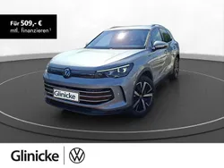 Oyster silver metallic Gebraucht 2025 VW Tiguan Elegance SUV | 47.880 €
