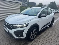 Weiß Gebraucht 2023 Dacia Sandero Stepway Kleinwagen | 15.999 € (Guter Preis)