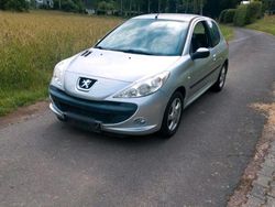 Silber Gebraucht 2010 Peugeot 206+ Kleinwagen | 3.300 € (Etwas zu teuer)