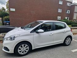 Weiß Gebraucht 2018 Peugeot 208 Active Kleinwagen | 8.299 € (Etwas zu teuer)
