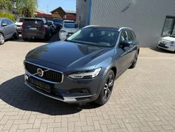 Blau Gebraucht 2020 Volvo V90 CC Pro Kombi | 31.990 € (Guter Preis)