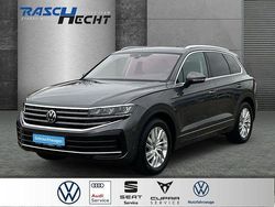 Siliziumgrau metallic Gebraucht 2024 VW Touareg Elegance SUV | 52.790 € (Fairer Preis)