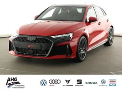 Progressivrot metallic Gebraucht 2025 Audi RS3 Sportback Ambiente Kleinwagen | 78.790 €