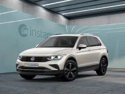 Silber Gebraucht 2024 VW Tiguan Move SUV | 40.570 € (Etwas zu teuer)