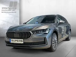 Grau Neu 2024 Skoda Superb LAURIN & KLEMENT Kombi | 53.790 € (Fairer Preis)
