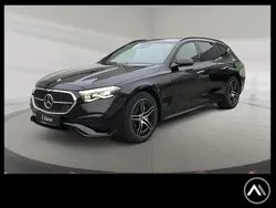 Schwarz metalliclack obsidians Gebraucht 2024 Mercedes E220 Night Kombi | 61.889 €