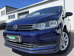 Blau Gebraucht 2021 VW Touran Comfortline Van / Kleinbus | 19.860 € (Fairer Preis)