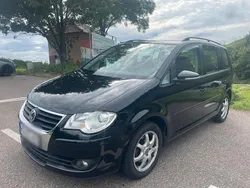Schwarz Gebraucht 2010 VW Touran Van / Kleinbus | 4.300 € (Guter Preis)