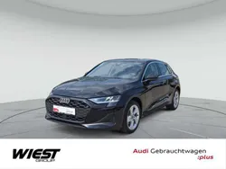 Mythosschwarz metallic Gebraucht 2024 Audi A3 Ambiente Limousine | 33.333 € (Etwas zu teuer)