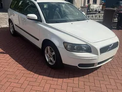 Weiß Gebraucht 2006 Volvo V50 Kombi | 3.700 €