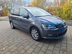 Grau Gebraucht 2016 VW Sharan Highline Van / Kleinbus | 19.390 € (Fairer Preis)