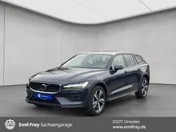 Blau Gebraucht 2024 Volvo V60 CC Plus Kombi | 40.950 € (Superpreis)
