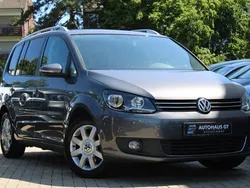 Grau Gebraucht 2014 VW Touran Life Van / Kleinbus | 10.999 € (Fairer Preis)