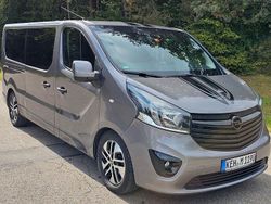 Grau Gebraucht 2015 Opel Vivaro Van / Kleinbus | 16.000 €