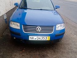 Blau Gebraucht 2004 VW Passat Exclusive Limousine | 900 € (Superpreis)