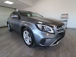 Grau Gebraucht 2017 Mercedes GLA200 SUV | 21.500 € (Fairer Preis)
