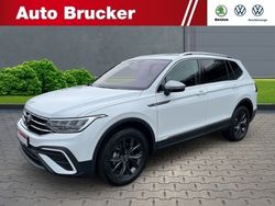Weiss Gebraucht 2024 VW Tiguan Allspace Life SUV | 53.699 €