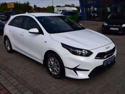 Weiß Neu 2025 Kia Ceed Limousine | 21.680 € (Guter Preis)