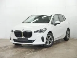 Weiß Gebraucht 2024 BMW 218 Active Tourer Luxury Line Van / Kleinbus | 29.780 € (Superpreis)