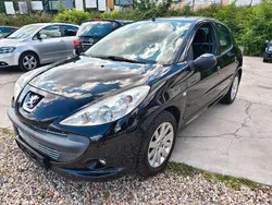 Schwarz Gebraucht 2011 Peugeot 206+ Urban Move Kleinwagen | 3.990 € (Etwas zu teuer)