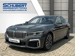 Grau Gebraucht 2022 BMW 750 M Sport Limousine | 57.990 € (Guter Preis)