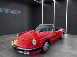 Rot Gebraucht 1984 Alfa Romeo Spider Cabrio | 15.990 €