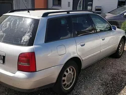 Grau Gebraucht 1999 Audi A4 Kombi | 500 € (Superpreis)