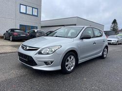 Silber Gebraucht 2011 Hyundai i30 Classic Limousine | 3.750 € (Fairer Preis)