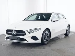 Weiß Gebraucht 2024 Mercedes A180 Limousine | 28.199 € (Guter Preis)