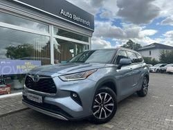 Grau (metallic) Gebraucht 2021 Toyota Highlander Luxury SUV | 44.950 € (Fairer Preis)