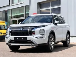 Weiß Neu 2025 Mitsubishi Outlander P-HEV Edition SUV | 51.995 €