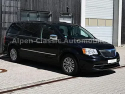 Schwarz Gebraucht 2012 Lancia Voyager Gold Van / Kleinbus | 10.900 € (Fairer Preis)